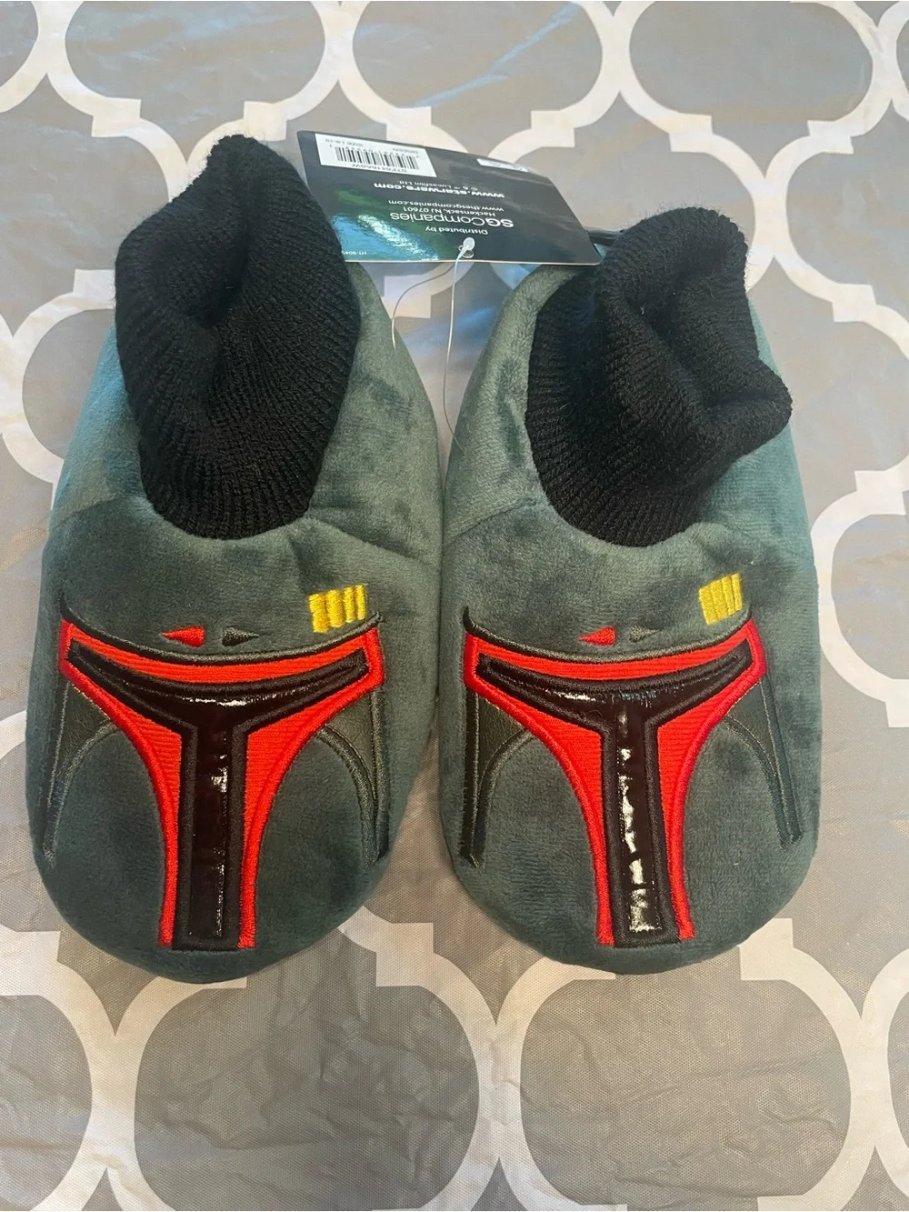 NWT Disney Star Wars Green Plush Boba Fett-Inspired Slippers Red Black Emblem Lg